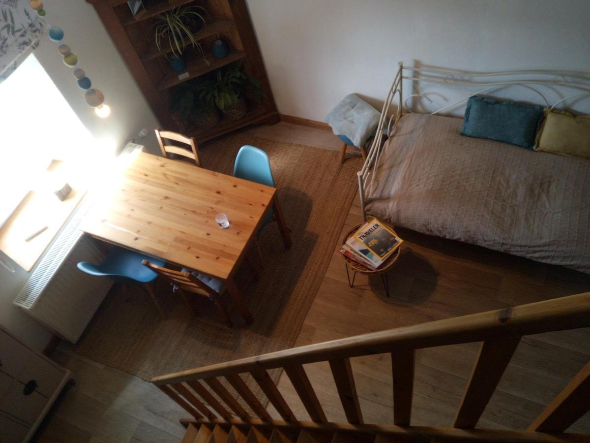 Celinie'S Guest House Gerin Екстер'єр фото