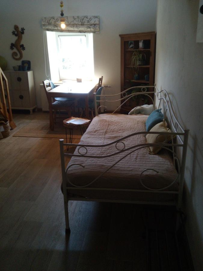 Celinie'S Guest House Gerin Екстер'єр фото