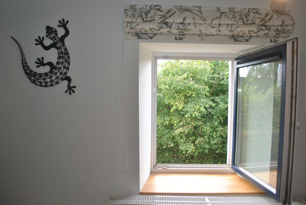 Celinie'S Guest House Gerin Екстер'єр фото
